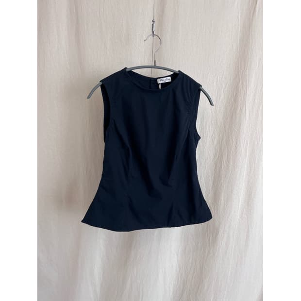 Revillon_ Sleeveless Blouse (Italy)