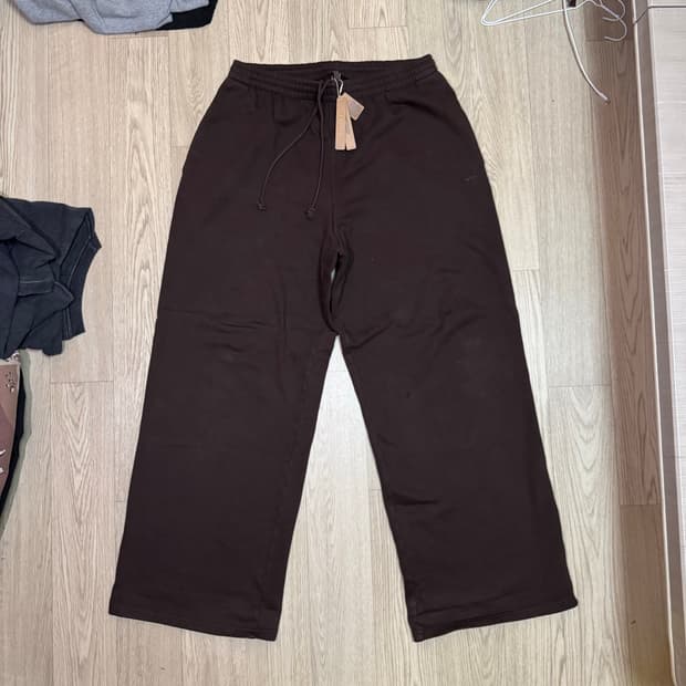 SKIMS 스킴스 보이프렌드 스웻팬츠 브라운