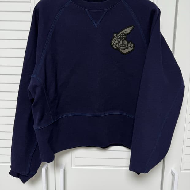 비비안웨스트우드 맨투맨