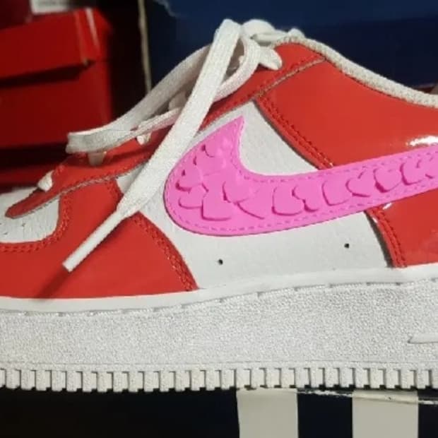 나이키 에어포스1 발렌타인 LV8 24