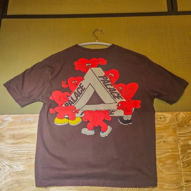 팔라스 트라이 하트 반팔 티셔츠