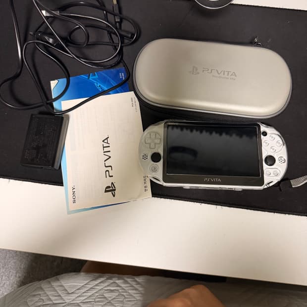 PS Vita2 PCH-2005 화이트 비타