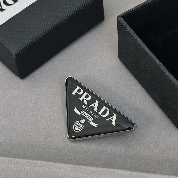 프라다 빈티지 에폭시 넥타이핀 브로치
