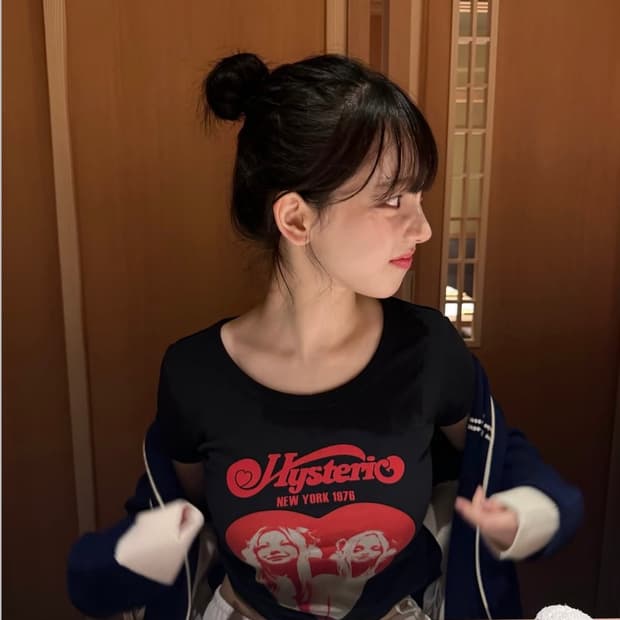 히스테릭글래머 하트 치비 티셔츠 블랙 (카리나 착용)