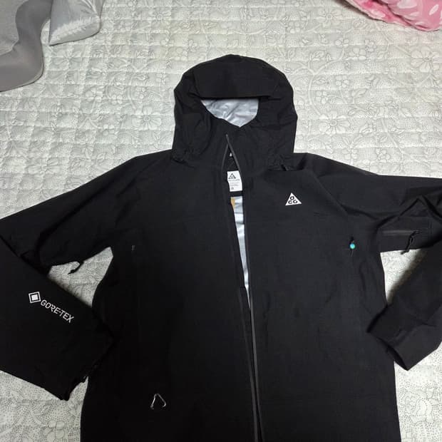 Acg 미저리릿지 바람막이 l