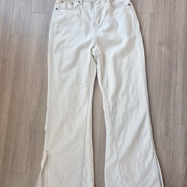 와이드부츠컷진 밝은아이보리진 