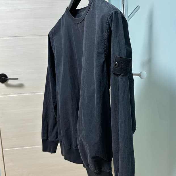 스톤아일랜드 고스트피스 나일론 맨투맨 s사이즈