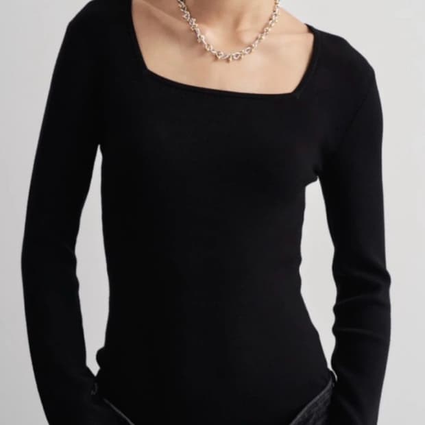 오르 고밀도 스퀘어넥 니트 블랙