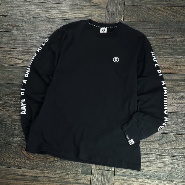 [베이프 에이프] 프린팅 롱슬리브 긴팔티 블랙 P01436