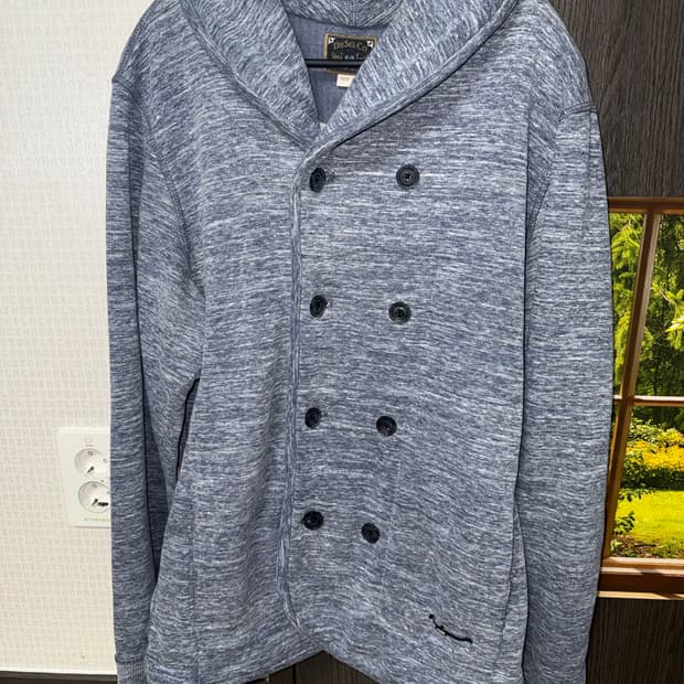 디젤 더블 버튼 숄카라 가디건 (그레이)