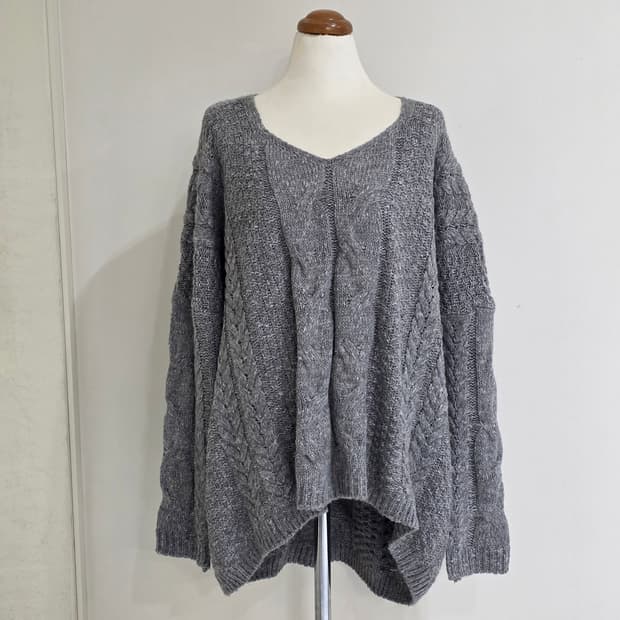 빈티지 그레이 빅사이즈 꽈배기 브이넥 니트