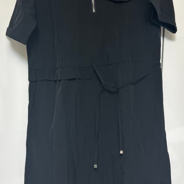 블랙 하프넥 지퍼 반팔 바스락원피스 