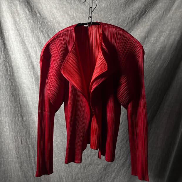 PLEATS PLEASE ISSEY MIYAKE Red Jacket 