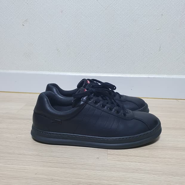 캠퍼 블랙 스니커즈 265~70