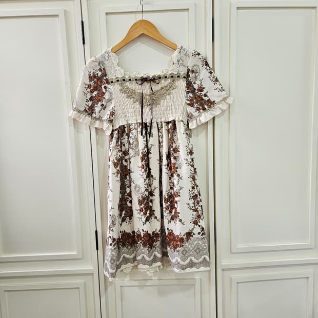 엑시즈팜 (axes femme) 로즈 레이스 스모킹 원피스