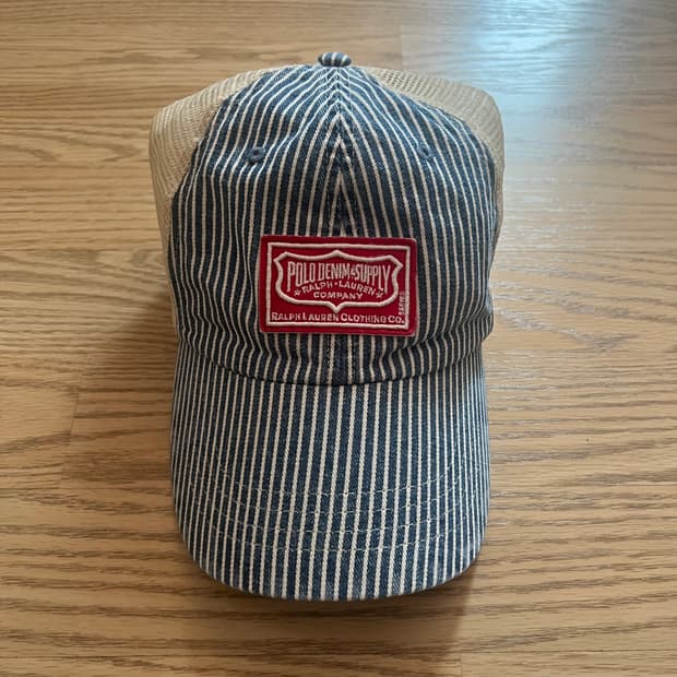 [폴로랄프로렌] 데님 앤 서플라이 로고 패치 스트립트 데님 트러커 캡