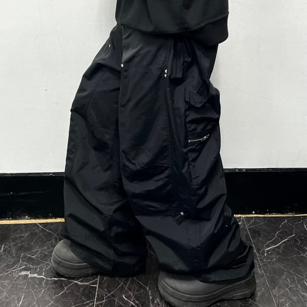 IEY 이에이 오버와이드 벌룬 카펜터 팬츠