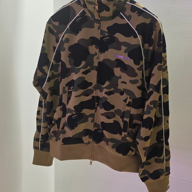 베이프 퍼스트 카모 로고 릴렉스드 핏 트랙 자켓 그린