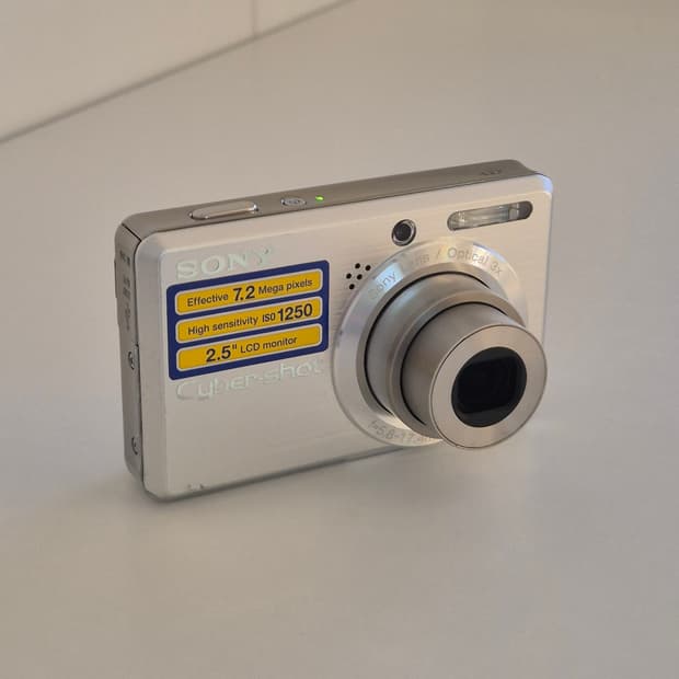 Sony Cyber-shot DSC-S750