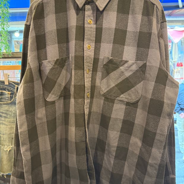 세인트존스베이 블랙 앤 그레이 버팔로 체크 플란넬 셔츠