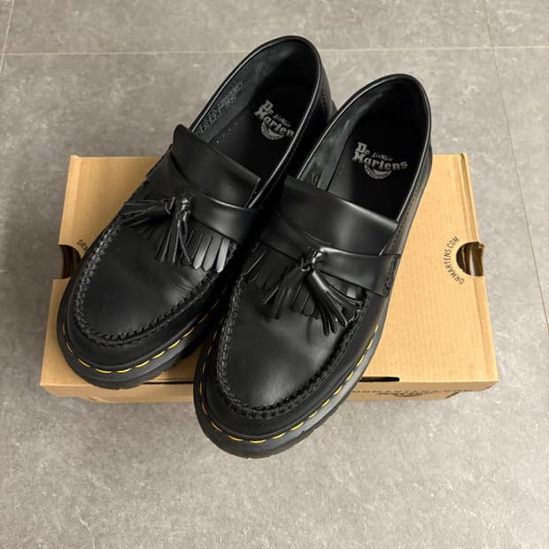 닥터마틴 아드리안 로퍼 260
