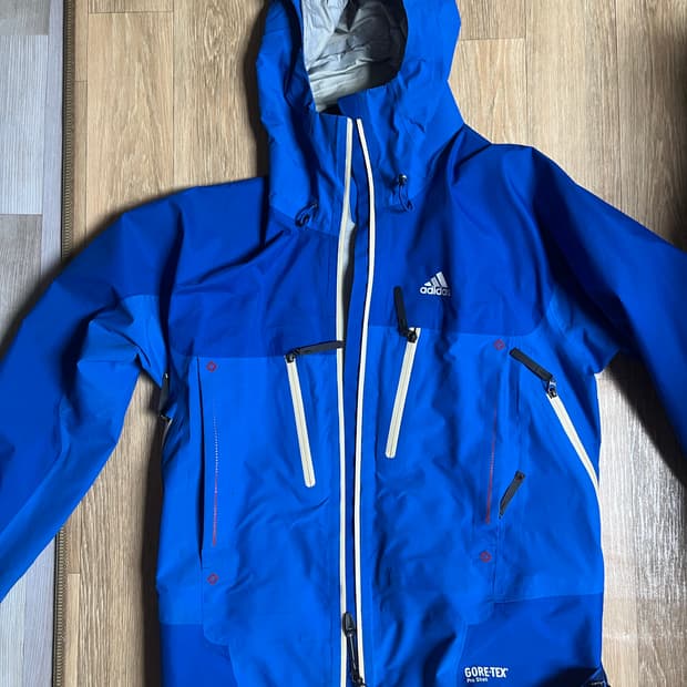 아디다스 고어텍스