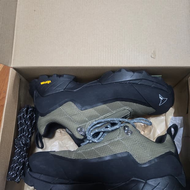 로아하이킹 카타리나 올리브블랙 사이즈 40