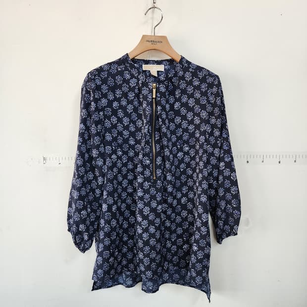 마이클코어스 플라워 블라우스