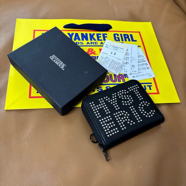 히스테릭글래머 스터드 라운드 월렛 지갑 블랙