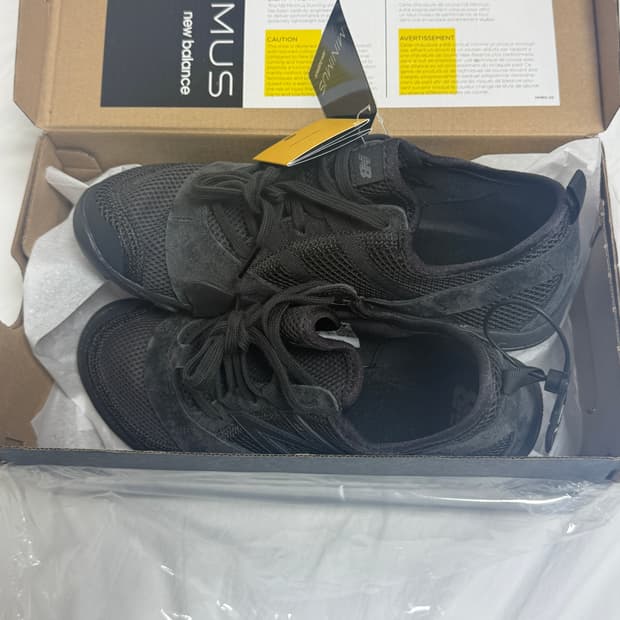 뉴발란스 미니머스 MT10O 블랙 캐슬락