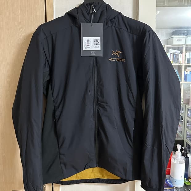 아크테릭스 아톰 lt 후디 24k 블랙