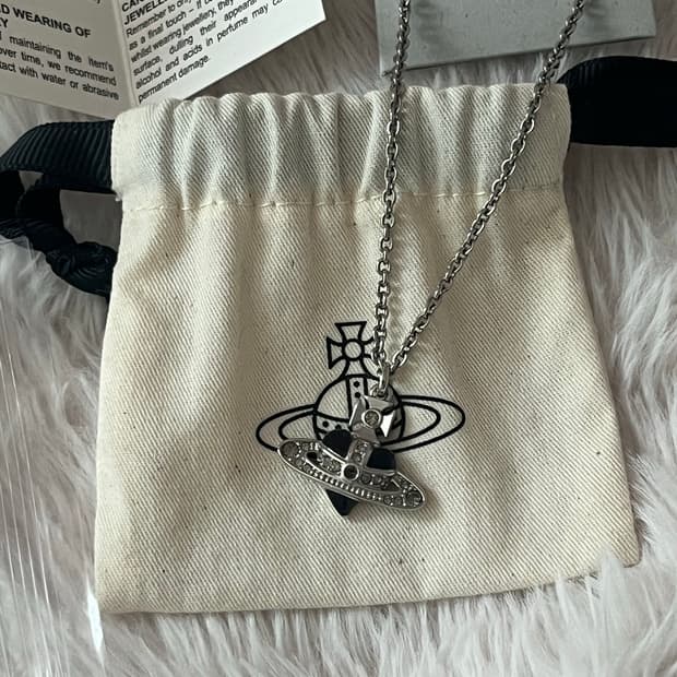 [정품] 비비안웨스트우드 디아망떼 하트 크리스탈 목걸이