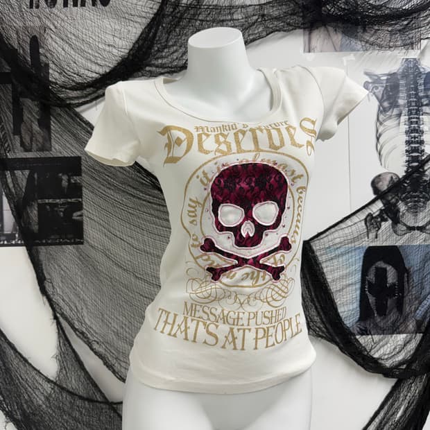 00s punk lettering skull halfsleeve