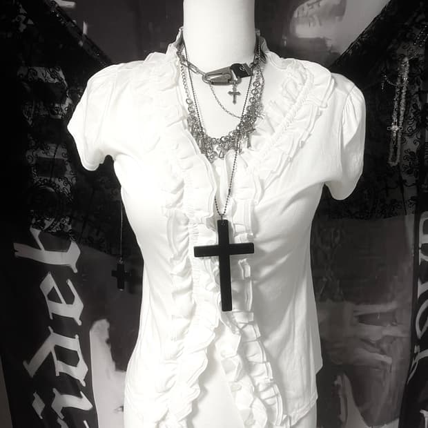 Gothic blouse 러플프릴 엔젤 슬림반팔블라우스 공겜여주빈티지딱붙