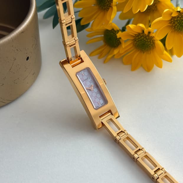 구찌 핑크 GG패턴 다이얼 골드 팔찌 시계