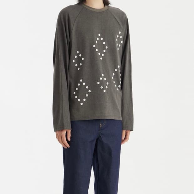 The World Is Your Oyster 롱슬리브