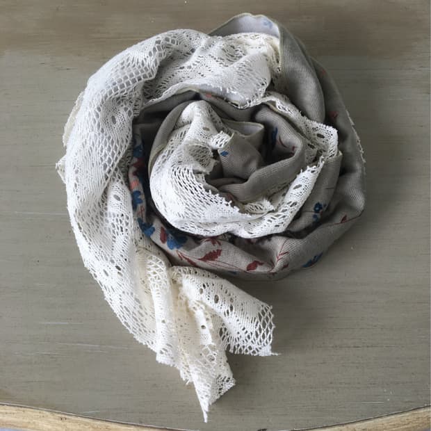 layered point shirring scarf