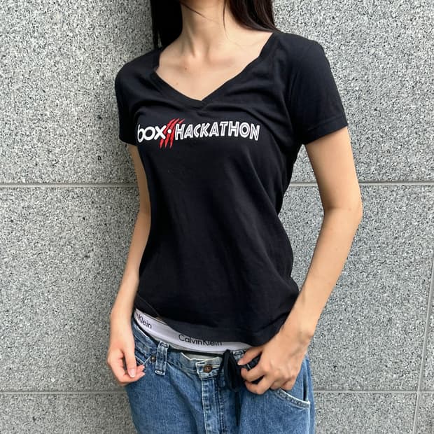 쥬라기 빈티지 티셔츠 브이넥