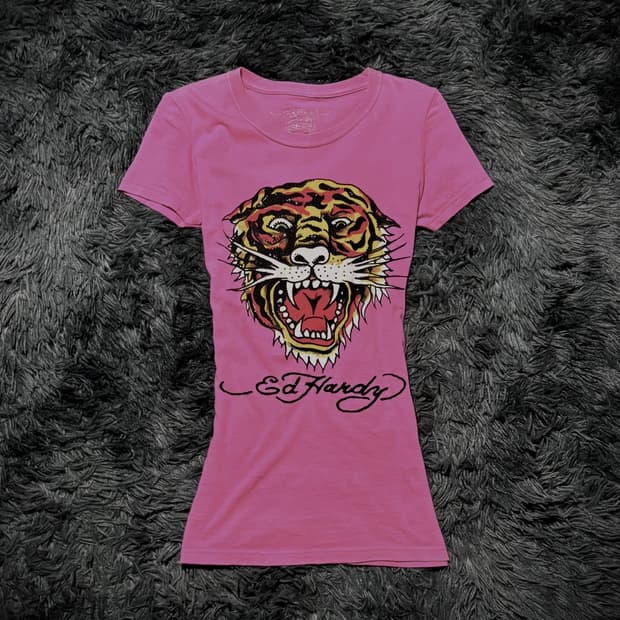 Ed Hardy 타이거 큐빅 레터링 핑크 반팔 티셔츠