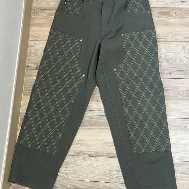 크로스 스티치 더블 니 진스 올리브