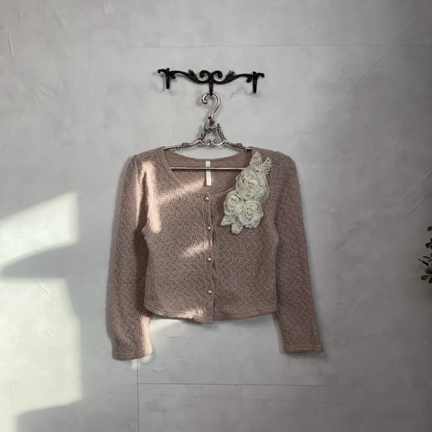 Baby pink flower corsage crop cardigan 