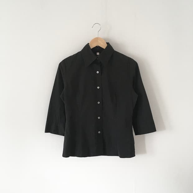 black slim shirt
