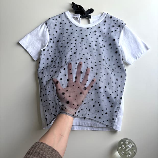 미우미우 시스루 디테일 리본 티셔츠