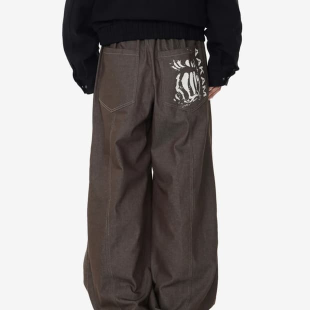 아캄 Knee Pin-tuck Printed Denim Pants