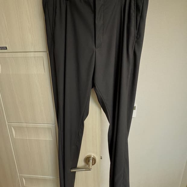 262 Relaxed Uniform Trousers (Black)