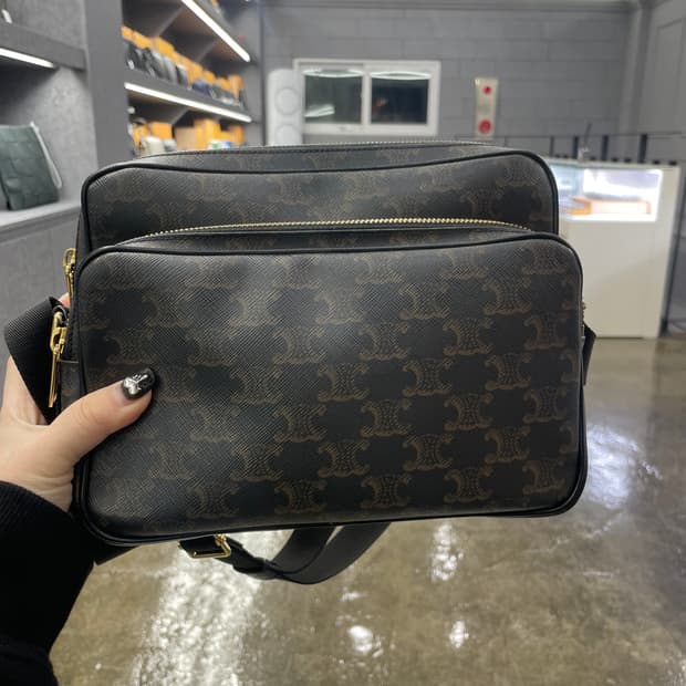 셀린느 트리옹프 캔버스 미디엄 메신저백