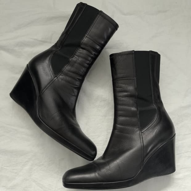 프라다스포츠 사이드지퍼 웨지힐 앵클부츠