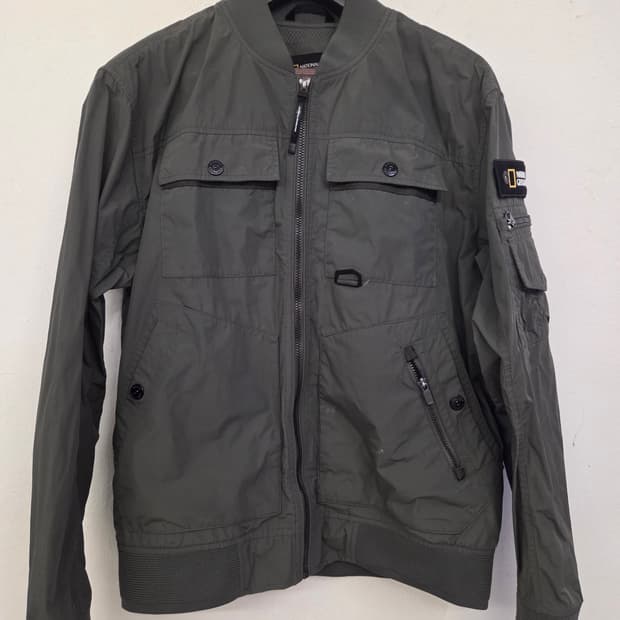 내셔널지오그래픽 카키색 봄버 자켓 L