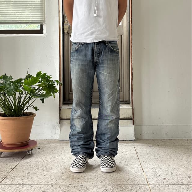Levi’s 501 진청 워싱 스트레이트 데님 팬츠