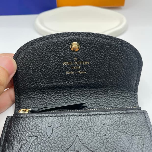 루이비통 비즈니스 카드 홀더 모노그램 엠보스 레더 블랙